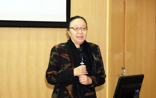 在“湯一介當(dāng)代學(xué)人講座”，聽戴錦華回憶“時(shí)代之女與造就時(shí)代”